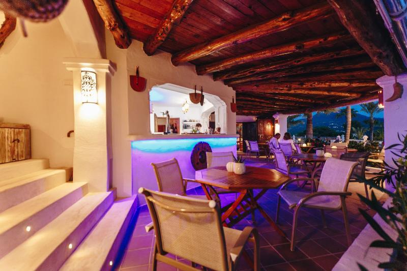Petunia Ibiza 4* San José